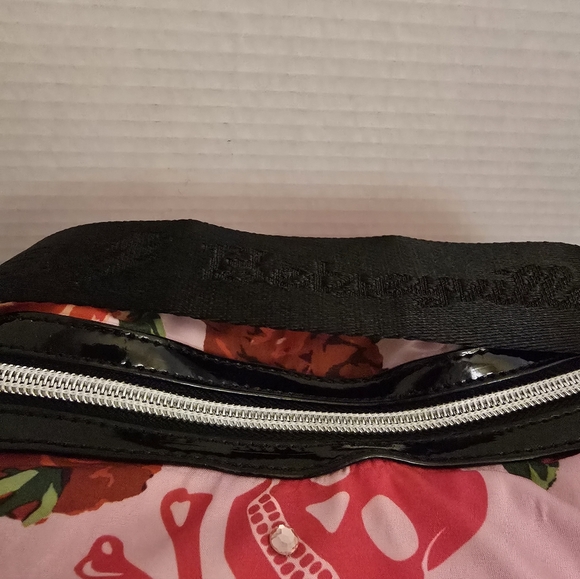 Betseyville Dangerous In Love Pink Hobo  Bag - Picture 7 of 15